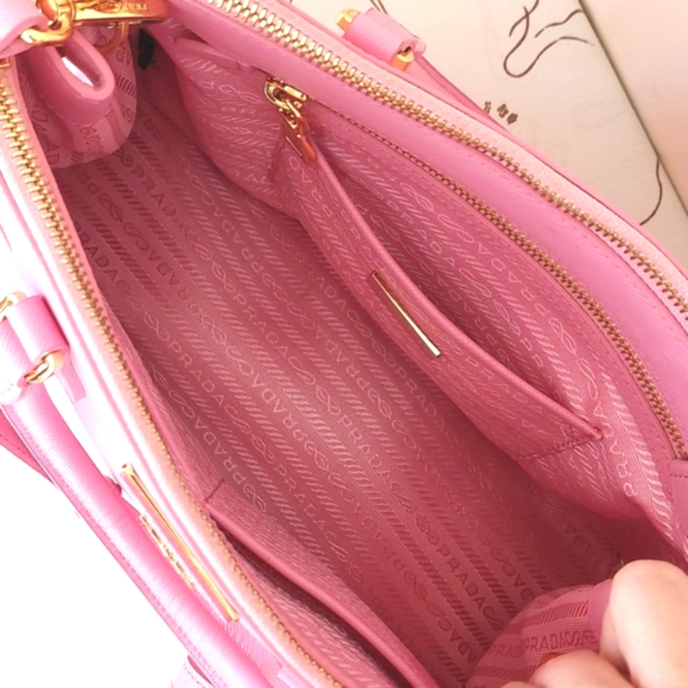 Prada pink Galleria Saffiano leather bag - Picture 12 of 17